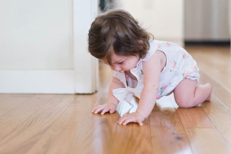 ¿Cuándo gatean los bebés?, ¿debo preocuparme si mi bebe no gatea?